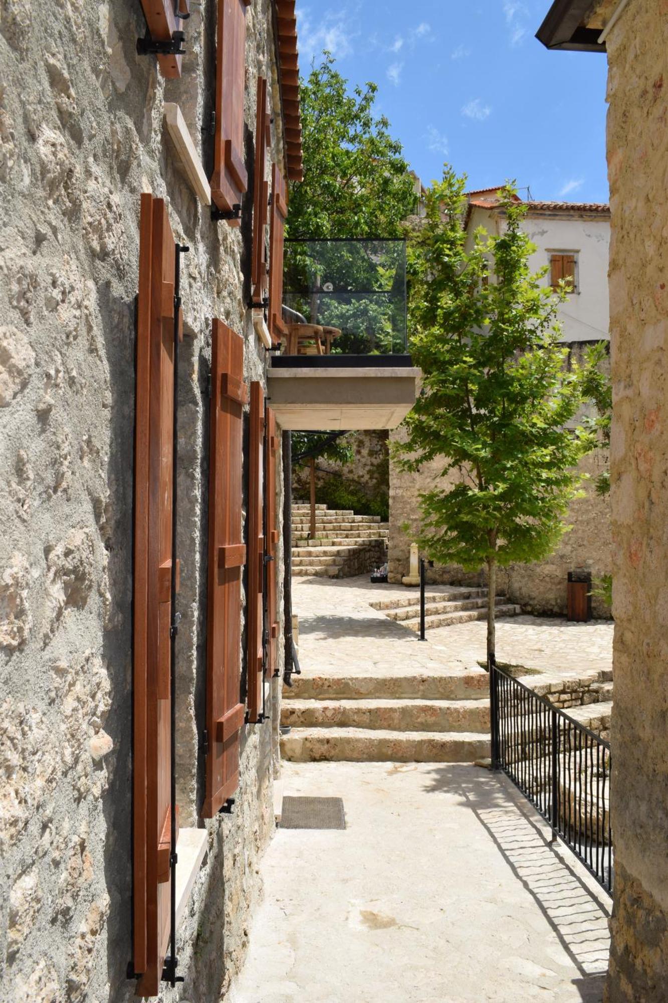 Sea Apartments Dhërmi Exterior foto